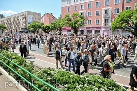 Wierni wyszli na ulice