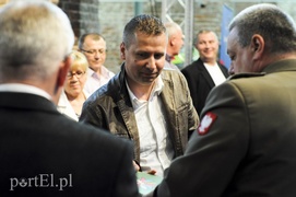 To oni karmią i ubierają żołnierzy