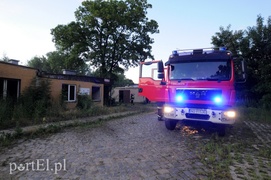 Pożar tuż przy moście