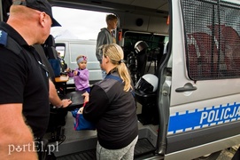 Policyjny festyn w deszczu