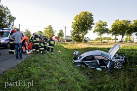 Audi zderzyło się z ciężarówką. Są ranni