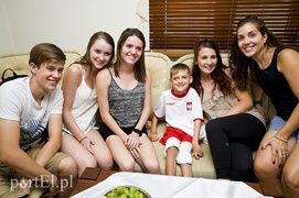 Podróżują, by spełniać dziecięce marzenia