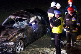 Dachowanie w BMW, wszyscy byli pijani