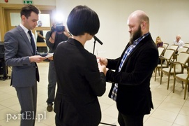 Ta gra opłaca się obu stronom