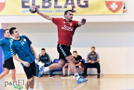 Meblarze rozbili rywala (piłka ręczna)
