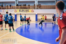 Meblarze rozbili rywala (piłka ręczna)