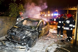 Na Grunwaldzkiej spłonął mercedes