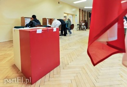 Jest spokojnie, głosujących całkiem sporo