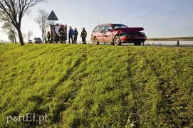 Mercedes wypchnięty z drogi, ucierpiały dzieci