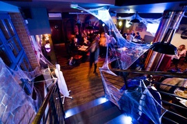 Krwawe Halloween Party w Specjal Pubie