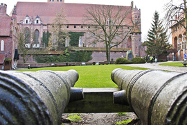 Tylko dwa zamki, a ciekawostek i tajemnic mnóstwo