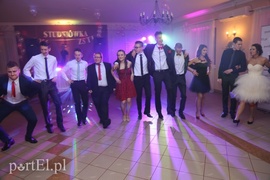 Polonez zatańczony trójkami