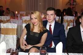 Polonez zatańczony trójkami