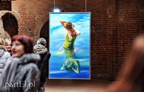 Kobieta na pierwszym planie