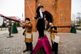 Żywe pomniki pod Bramą Targową