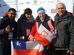 Lekarka w zimnej wodzie kąpana