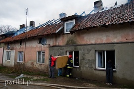 Mieszkańcy skakali przez okno. Pożar pod Pasłękiem