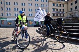 KOD popedałował po podpisy