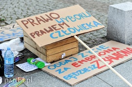 Wieszakiem w aborcję