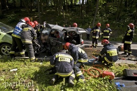 Tragedia na drodze w Nadbrzeżu, kierowca zmarł w szpitalu  (aktualizacja)
