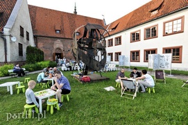 Do biblioteki warto chodzić nocą