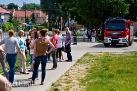 Pirotechnicy sprawdzają sygnały o bombach, urząd gminy ewakuowany