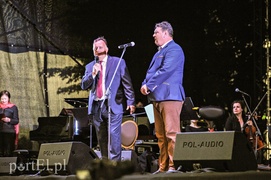 Cygański koncert w deszczu