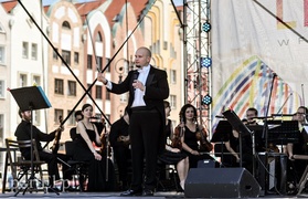 Wiersze i muzyka pod katedrą