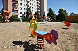 Nowy plac zabaw przyciąga tłumy