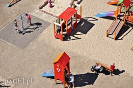 Nowy plac zabaw przyciąga tłumy