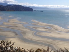 Jej domem jest cały świat  (Podróże małe i duże, odc. 6) 