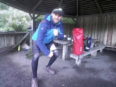 Samotność oraz duży zastrzyk gorącej i słodkiej kawy o poranku czasami powoduje, że zaczynam tańczyć. Park Pumalin w Chile.