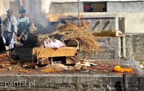 Świątynia hinduska Pashupatinath "Arya Ghat", miejsce kremacji w Katmandu- Nepal