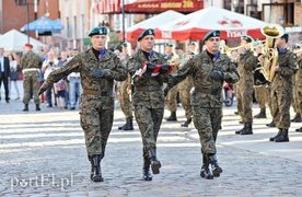 Żołnierze opanowali starówkę