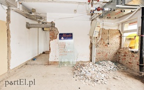 Cztery centymetry do pełni szczęścia na basenie