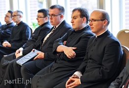 Modlą się i uczą