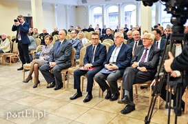 Modlą się i uczą