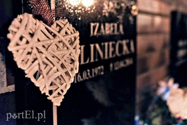 Licznie odwiedzamy groby bliskich