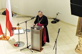 Patronem Elbląga święty, co rozdaje prezenty