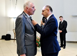 Krzyże za wolność i solidarność