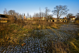 Teren nad rzeką, który trudno sprzedać