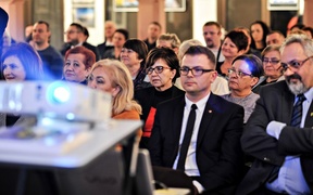 Za i przeciw reformie edukacji. Na debacie głównie przeciw