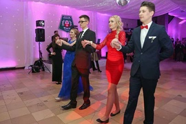 Studniówka w starym stylu