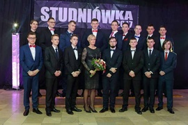 Studniówka w starym stylu