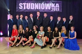 Studniówka w starym stylu