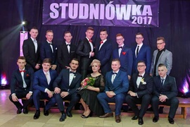 Studniówka w starym stylu