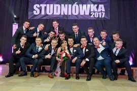 Studniówka w starym stylu