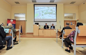 Władza po drugiej stronie torów