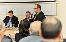 Władza po drugiej stronie torów