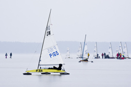 Adrenalina niesiona wiatrem, żaglem i płozami